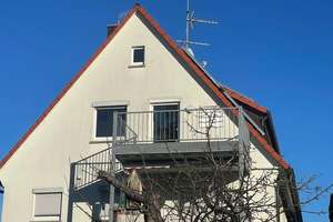 Lichtdurchflutetet 3 Zi.-Whg. mit Sonnenbalkon, Gartenanteil und Tageslichtbad im Dreifamilienhaus