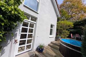 Traumhafte Maisonette mit eigenem Garten, Pool  und Dachterrasse in begehrter Lage von Moitzfeld – Die vollständige Adresse der Immobilie erhältst du vom Anbieter., 51429 Moitzfeld, Bergisch Gladbach – Vorschaubild 1