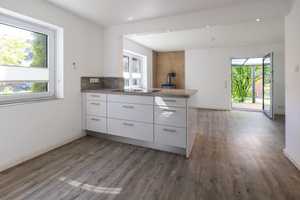 Modernisiertes Familienparadies mit eigenem Garten und Photovoltaikanlagen – Nordfriesland (Kreis) – Vorschaubild 8