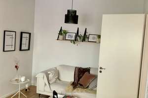 Geschmackvolle Hochparterre-Wohnung mit zwei Räumen und Einbauküche in Berlin – Die vollständige Adresse der Immobilie erhältst du vom Anbieter., 10115 Mitte (Ortsteil), Berlin – Vorschaubild 2
