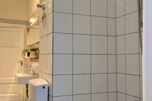 Charmante 2 Zimmer Altbauwohnung mit hohen Fenstern in Prenzlauer Berg - Berlin – Hans-Otto-Straße 26, 10407 Prenzlauer Berg, Berlin – Vorschaubild 12