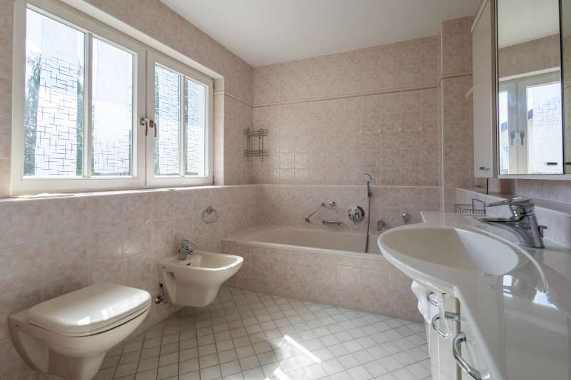 Immobilie in Stephanskirchen - Attraktive Dachgeschoß Maisonette - Wohnung in begehrter Lage von Stephanskirchen - Bild 1