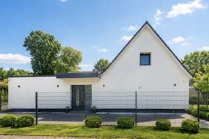 Exklusive Doppelhaushälfte in Hamburg-Lurup | ca. 640 m² Grundstück | 3 Bäder | Hochwertig saniert