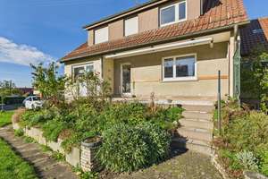 Freistehendes Einfamilienhaus mit großem Garten in Magstadt – Die vollständige Adresse der Immobilie erhältst du vom Anbieter., 71106 Magstadt – Vorschaubild 1