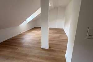 Moderne 2-Zimmer-Dachgeschosswohnung in Essen