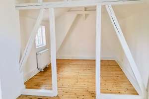 Dachmaisonette in Villa mit parkähnlichen Garten – Die vollständige Adresse der Immobilie erhältst du vom Anbieter., 65187 Biebrich, Wiesbaden – Vorschaubild 10
