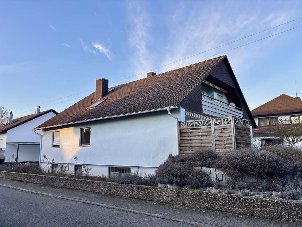 Immobilie in Neuburg am Rhein - Familienfreundliches Wohnparadies mit Garten und schönem Grundriss - Bild 1