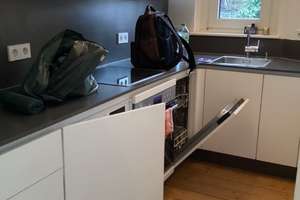 Wunderschöne 2-Zimmer-Altbauwohnung mit modernem Bad und Balkon – Essener Str. 2, 40476 Derendorf, Düsseldorf – Vorschaubild 4