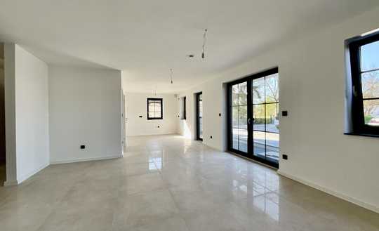 Erstbezug in direkter Neckarnähe – stilvolle Maisonettewohnung 