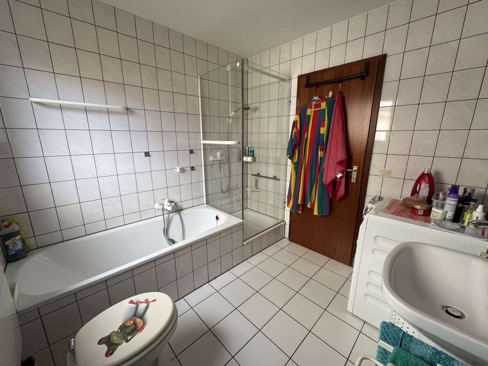 Tageslichtbad mit Wanne, Dusch