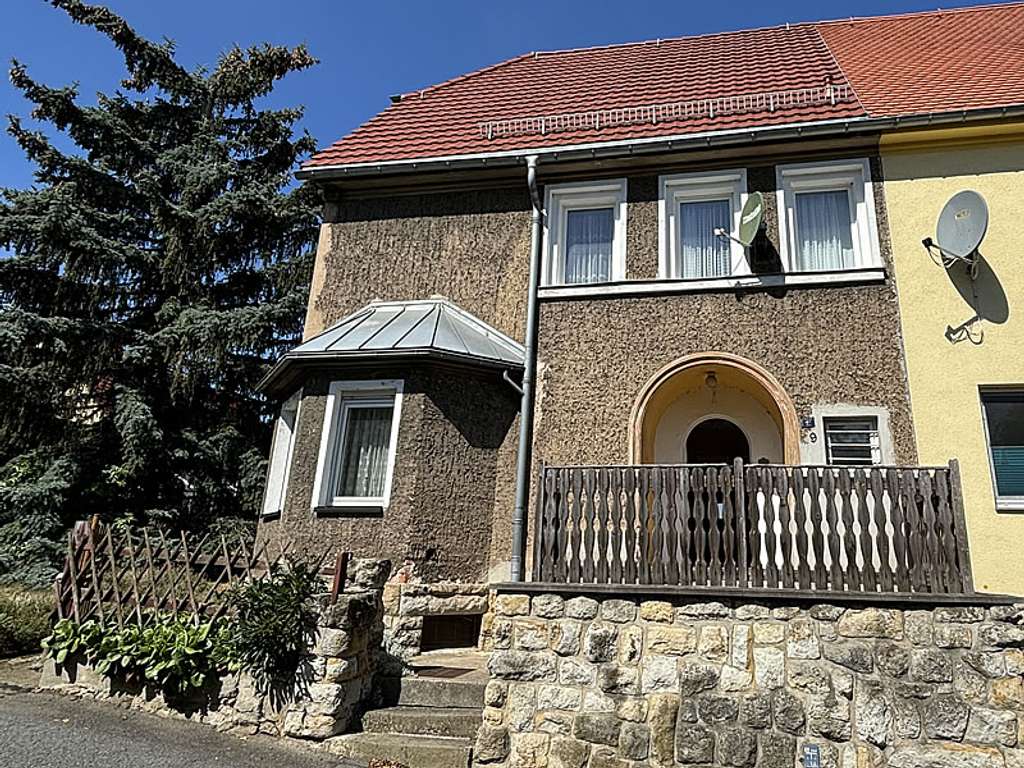 Stilvoller Altbau mit schönem Blick in familienfreundlicher, grüner Höhenlage