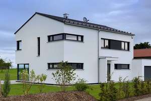 Neubau EFH 120 m² Wohnfläche 380 m² Grund mit Baugenehmigung in Bruckmühl. – Lerchen Straße 19, 83052 Bruckmühl – Vorschaubild 1