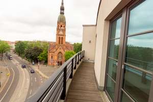 Wunderschöne Dachgeschoss-Wohnung | 2 Terrassen | Büro | Bad mit Wanne | Parkett | HWR | Aufzug