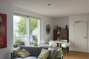 Charmante 2,5-Zimmer-Terrassenwohnung in ruhiger Lage von Wiesbaden-Biebrich – Varusstraße 4, 65187 Biebrich, Wiesbaden – Vorschaubild 2