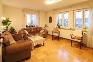 Top Anbindung: Gepflegte 3-Zi.-ETW in begehrter Lage von Untertürkheim – Stuttgart – Vorschaubild 3