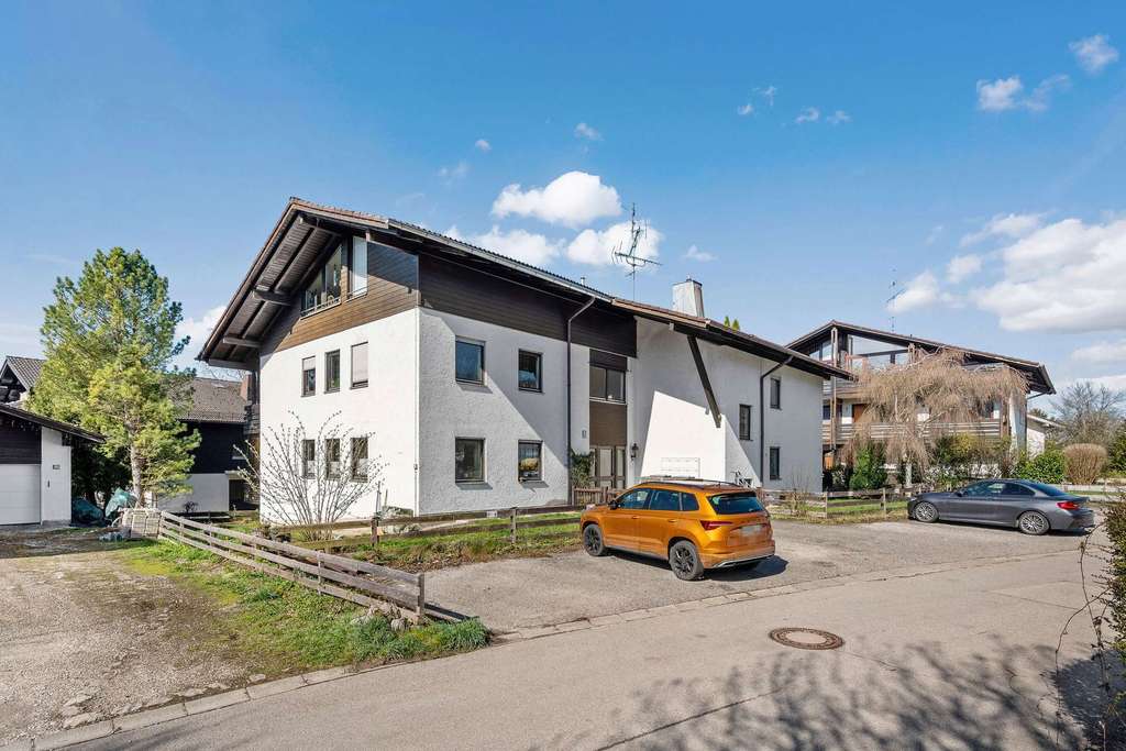 Immobilie in Grabenstätt - Charmante, kleine Wohnung nahe dem Chiemsee – idyllisch in Winkl (Grabenstätt) gelegen - Bild 1
