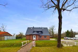 !! Einmalige Chance !!
Modernisierter Resthof mit viel Potenzial und ideal zur Pferdehaltung auf 14 – Emsland (Kreis) – Vorschaubild 2