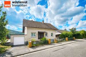 Der Hausklassiker für Jedermann in Gründau! EFH mit ELW, Garage, Garten, Glasfaser und eigenem Tank! – Die vollständige Adresse der Immobilie erhältst du vom Anbieter., 63584 Gründau – Vorschaubild 1