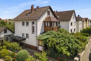 NEUANFANG IN RAUNHEIM - sanierunsgbedürftiges Zweifamilienhaus mit Potenzial in Raunheim – Die vollständige Adresse der Immobilie erhältst du vom Anbieter., 65479 Raunheim – Vorschaubild 1