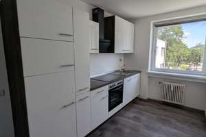 3 Zimmer, 2 Bäder, Mosel-Balkon, Einbauküche, großer privater Keller-Stauraum, Parkplatz – 54292 Nord, Trier – Vorschaubild 6