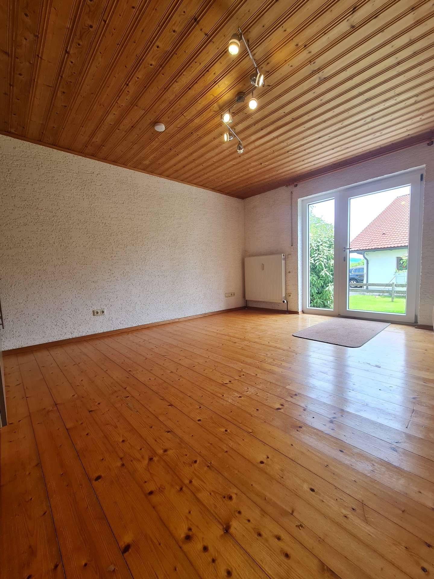 Immobilie in Salzweg - Tolles Wohnhaus mit Traumgarten vor den Toren Passaus. Familienglück oder Kapitalanlage oder beides? - Bild 1