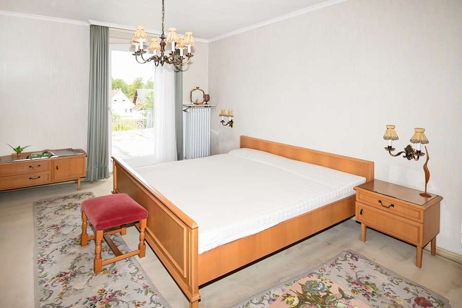 Immobilie in Breuna - Schönes Einfamilienhaus mit parkähnlichem Garten! - Bild 1