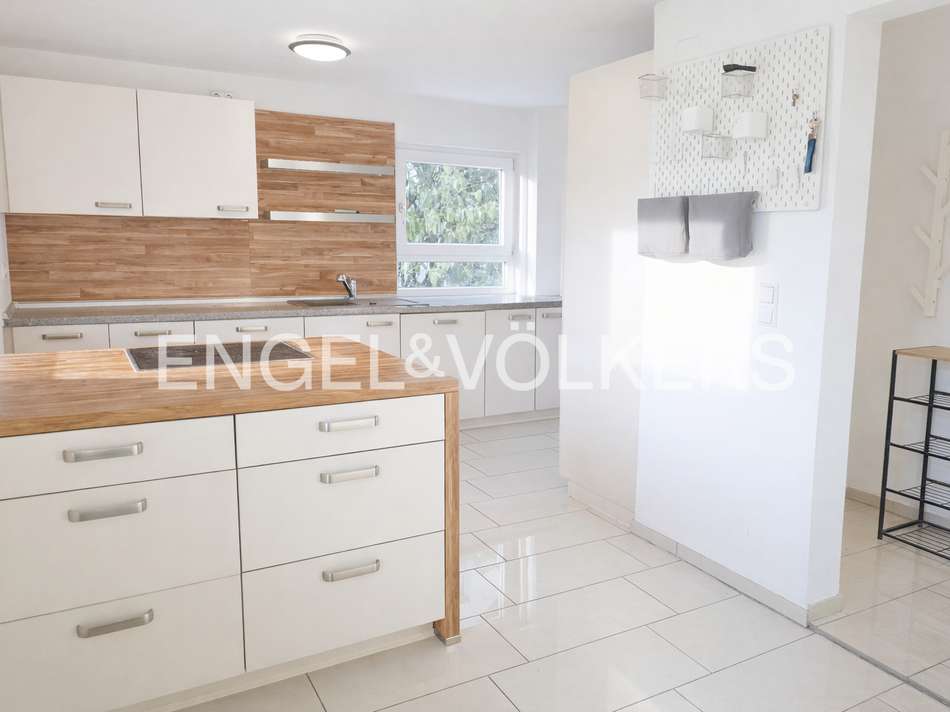 Einbauküche mit Kochinsel