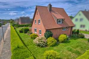 Ideal für die junge Familie.....Wohnhaus mit Garage und großem Garten in ruhiger Lage – Fritz-Reuter-Straße 27, 26954 Wesermarsch (Kreis) – Vorschaubild 1