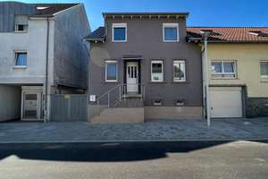 Modernisiertes Einfamilienhaus mit 5 Zimmern in Völklingen – Die vollständige Adresse der Immobilie erhältst du vom Anbieter., 66333 Völklingen – Vorschaubild 1