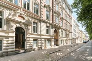Über den Dächern Altonas: 130 m² Denkmal-Penthouse mit Elbblick & zwei Sonnen-Terrassen! – Palmaille 126, 22767 Altona-Altstadt, Hamburg – Vorschaubild 2