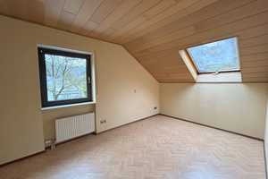 NEUER PREIS! Freistehendes Zweifamilienhaus mit Garagen und Garten im Leerstand zu verkaufen – Pirmasens – Vorschaubild 7