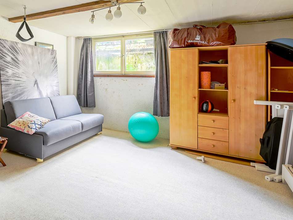 eingerichtetes Zimmer im UG