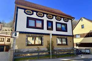 gepflegtes Wohnhaus in ruhiger Lage- perfekt für die große Familie oder als Mehrgenerationenhaus, – Die vollständige Adresse der Immobilie erhältst du vom Anbieter., 98587 Oberschönau – Vorschaubild 2