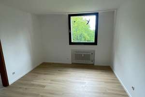 100 m² Wohnfläche: Gepflegte 4-Zimmer-Wohnung mit Balkon – Die vollständige Adresse der Immobilie erhältst du vom Anbieter., 80993 Alt-Moosach, München – Vorschaubild 10