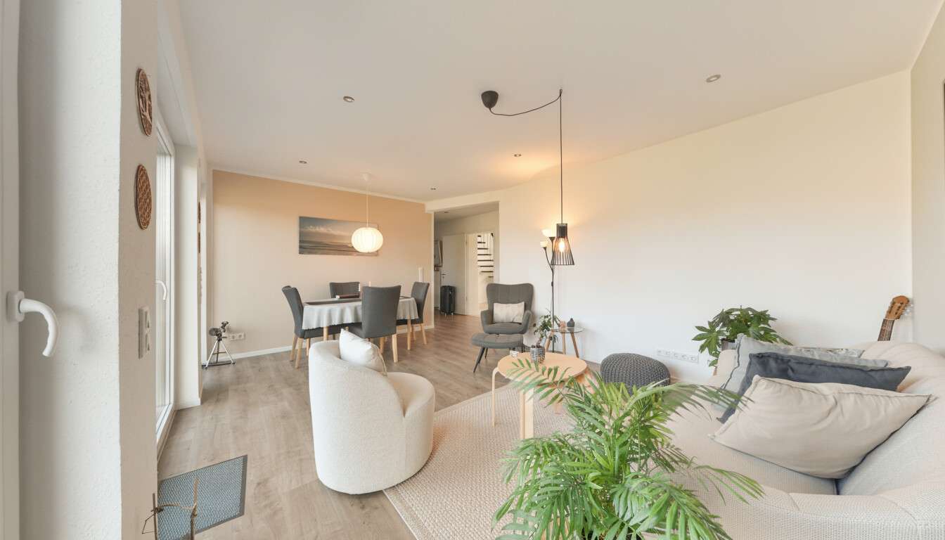 Immobilie in Dötlingen - Neuwertiges Ein-/ Zweifamilienhaus in energetischer Bauweise in Dötlingen Brettorf - Bild 3