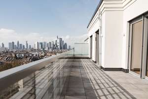 Exklusives Wohnen in Sachsenhausen: Penthouse- Wohnung mit Blick über "Mainhatten"!