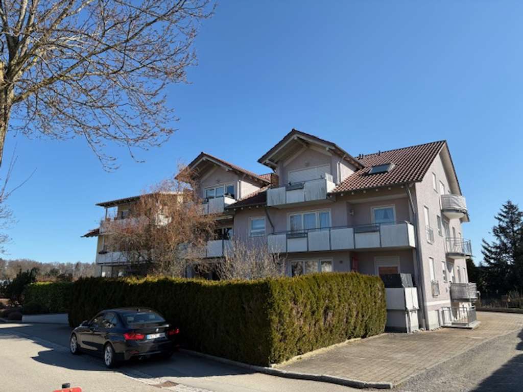 Seenahes, gepflegtes 6-Familienhaus mit Tiefgarage in Friedrichshafen/OT Fischbach zu verkaufen