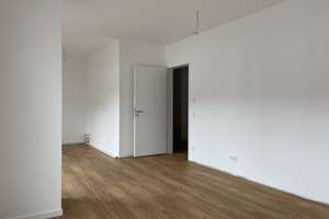 Charmante Dachgeschosswohnung mit Loggia-
3- Zimmerwohnung in Leverkusen Schlebusch – Die vollständige Adresse der Immobilie erhältst du vom Anbieter., 51375 Schlebusch, Leverkusen – Vorschaubild 3