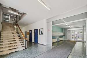 Modern möblierte Ein-Zimmer-Wohnung in ruhiger Innenhoflage – attraktive Kapitalanlage – Die vollständige Adresse der Immobilie erhältst du vom Anbieter., 81677 Steinhausen, München – Vorschaubild 2