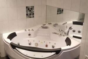 WHAU!!!WHIRLPOOL!! -2-Zimmer-Whg. mit Garten/Terrasse und Einbauküche in Wuppertal