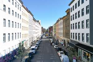 4-Zimmer-Altbauwohnung in Toplage des Wrangelkiez nahe der Markthalle Neun – Die vollständige Adresse der Immobilie erhältst du vom Anbieter., 10997 Kreuzberg, Berlin – Vorschaubild 19