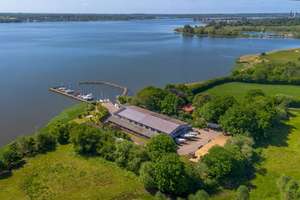 Ein Hafen für Ihre Visionen – Werft, Wohnhaus und Wasserlage mit Weitblick – Die vollständige Adresse der Immobilie erhältst du vom Anbieter., 24882 Schaalby – Vorschaubild 2