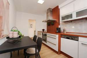 Bremerhaven - Geestemünde | renovierte 2 Zimmer Wohnung in schöner Lage! – 27570 Geestemünde-Nord, Bremerhaven – Vorschaubild 1