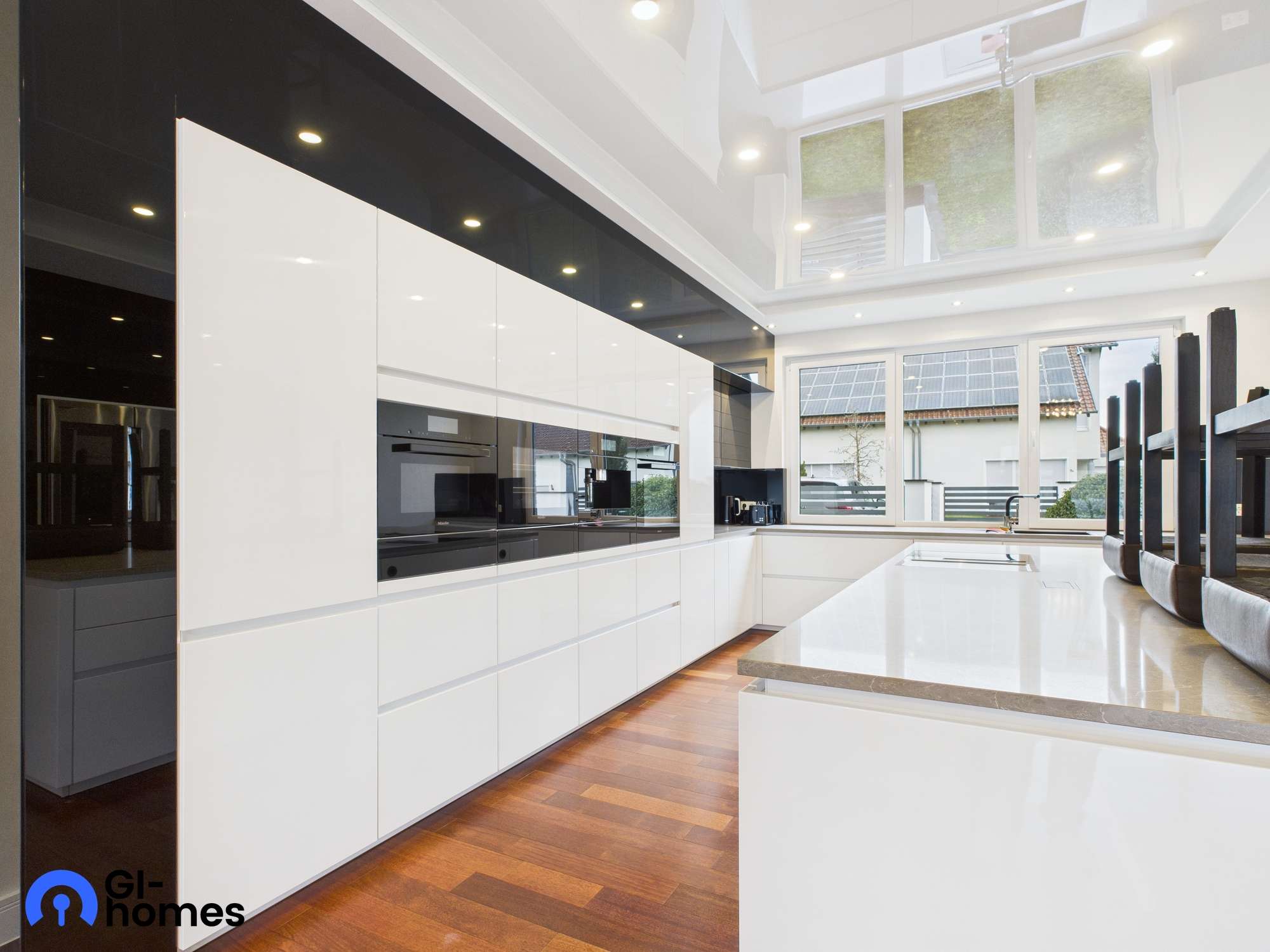 Immobilie in Hütschenhausen - Exklusives Einfamilienhaus mit Pool und Luxusausstattung in Spesbach - Bild 2