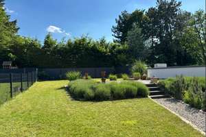 Wohnen 
auf hohem Niveau
Stilvolle Eigentumswohnung
mit großzügigem Garten 
in  D-Unterbach – Die vollständige Adresse der Immobilie erhältst du vom Anbieter., 40627 Unterbach, Düsseldorf – Vorschaubild 7