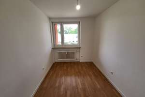Helle 3-Zimmerwohnung mit Loggia in der Hammerschmiede zu vermieten – Karlsbader Straße 24, 86169 Hammerschmiede, Augsburg – Vorschaubild 7