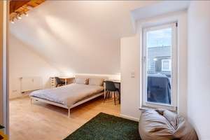 Möbliert: Schöne Dachgeschosswohnung mit drei Balkonen – Die vollständige Adresse der Immobilie erhältst du vom Anbieter., 81739 Waldperlach, München – Vorschaubild 4