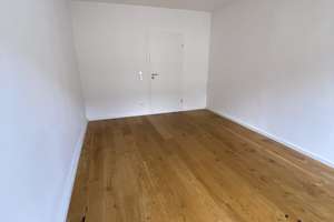 Helle kernsanierte 2Zi Altbau Wohnung top Ausstattung/Küche/Balkon/Parkett/Bad neu/elektr. Rolläden – Heynestrasse 23, 90443 Steinbühl, Nürnberg – Vorschaubild 7