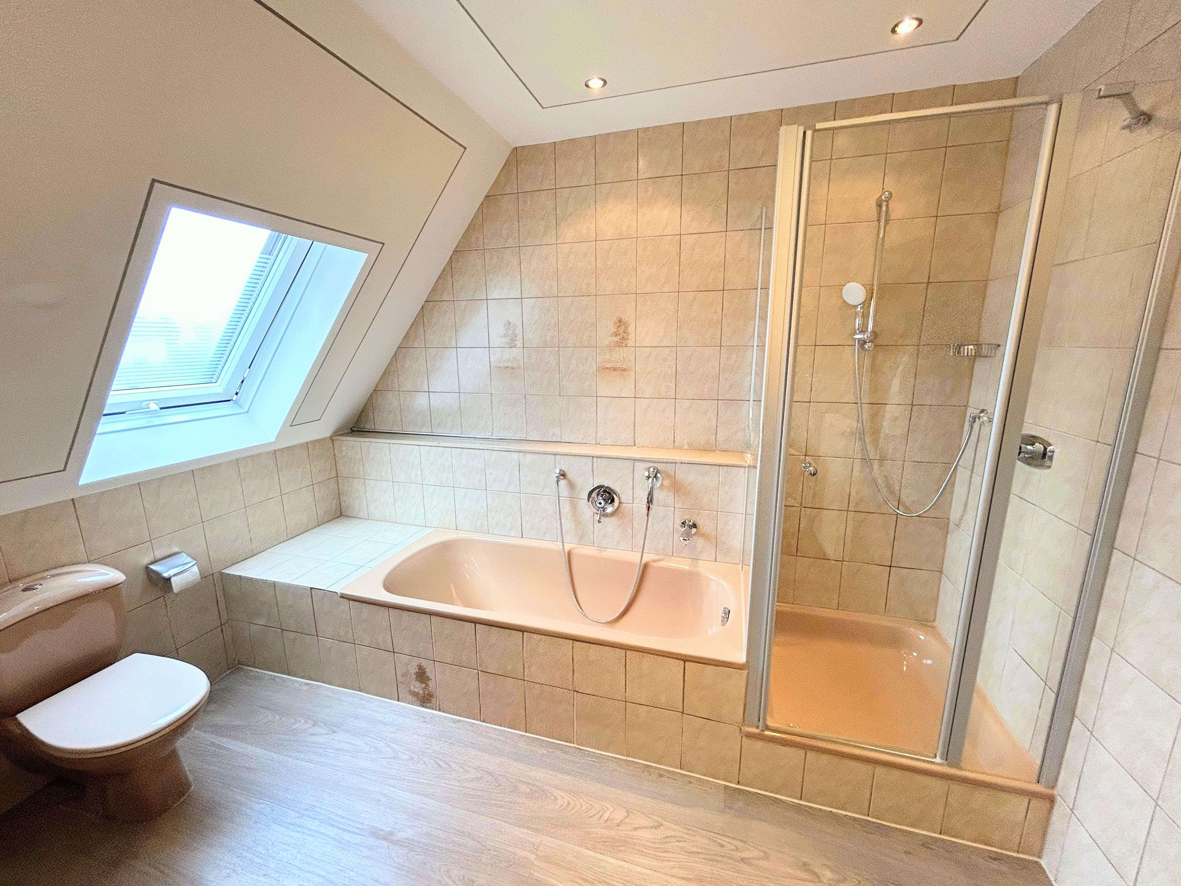 Immobilie in Offenbach an der Queich - Richtig viel Platz zum Wohnen und Leben! - Bild 2