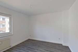 Viel Raum für Ihre Wohnträume – großzügige 4-Zimmer-Wohnung mit Balkon – Moorstraße 42, 49356 Diepholz – Vorschaubild 3
